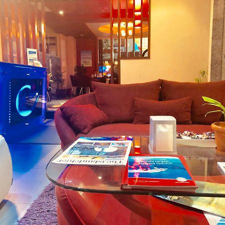 Hotel Surfview Raalhugandu à Malé Extérieur photo