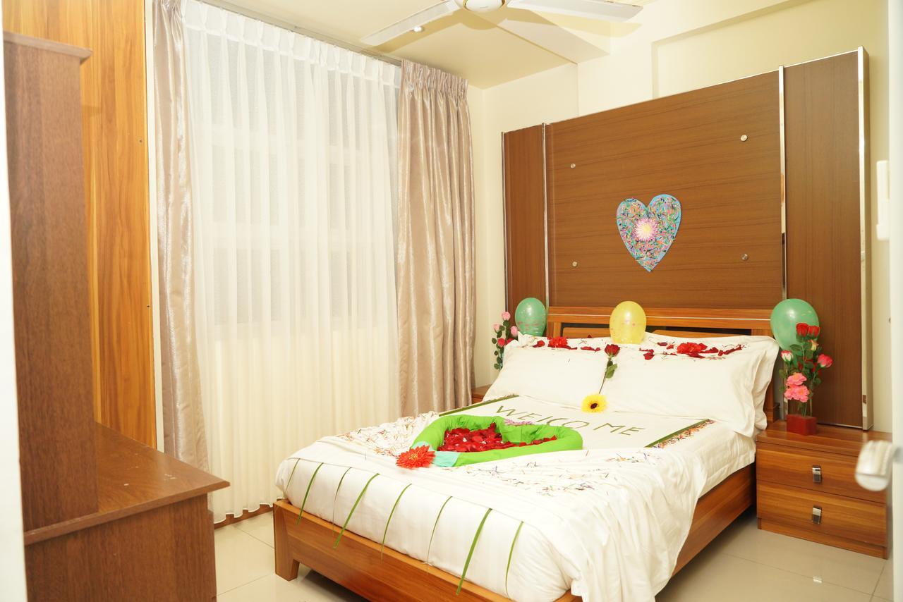 Hotel Surfview Raalhugandu à Malé Extérieur photo
