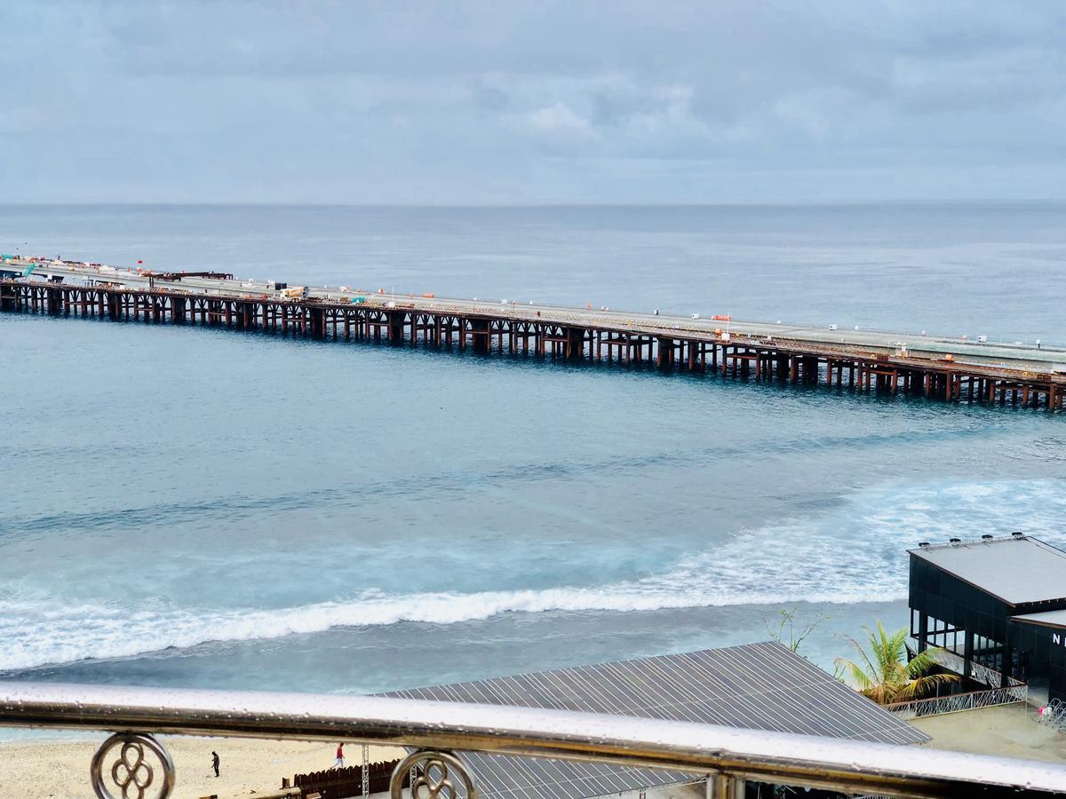 Hotel Surfview Raalhugandu à Malé Extérieur photo